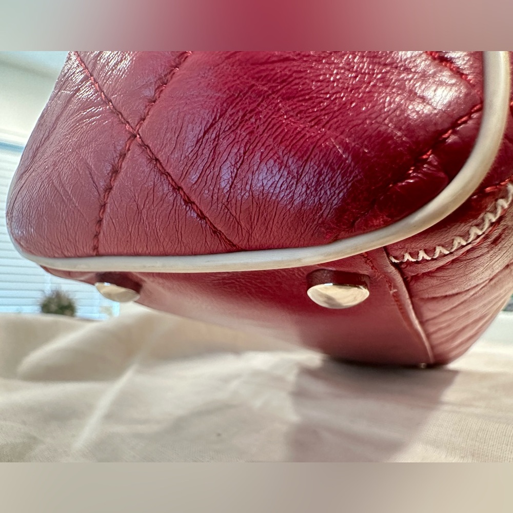 ♥️❤️ RARE CHANEL in RED LAMBSKIN Tote❣️ #Hermes #Fendi #Dior #Prada #Valentines - Picture 13 of 16